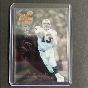 Dan Marino Miami Dolphins Vintage 1996 Football Card